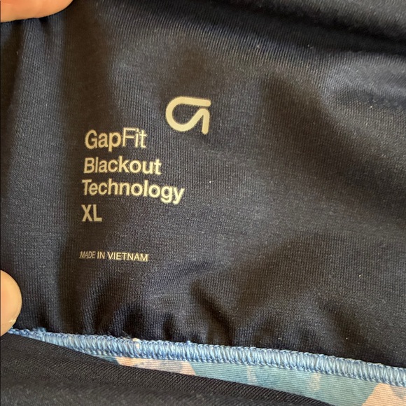 GAP Camo Print Sports Bra in Blue and Pink NWOT - Picture 2 of 4